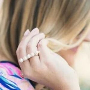 7 Charming Sisters Silver Tone "City Girl Fashion Bar Cocktail Ring" Size 7 NWT